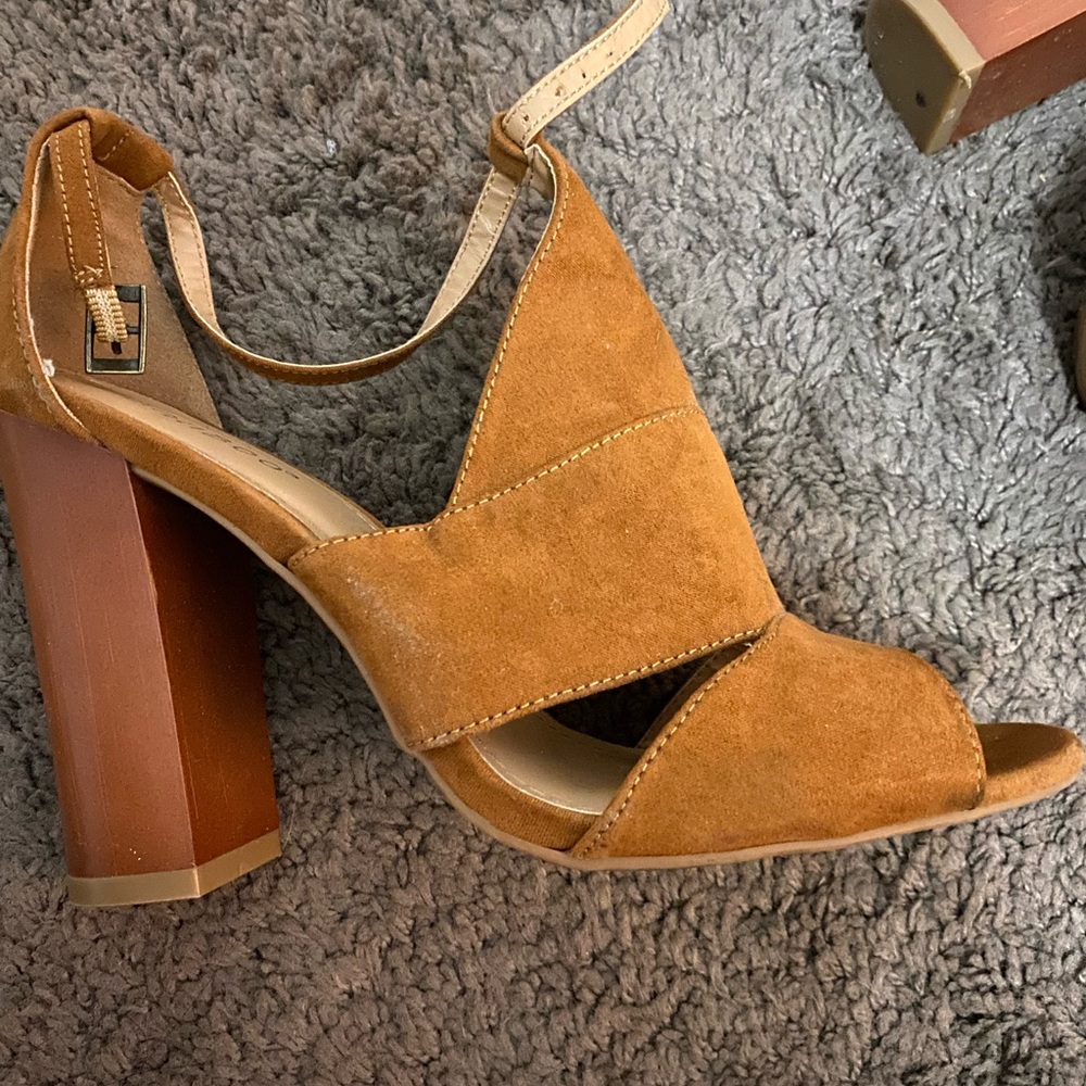 Summer heels